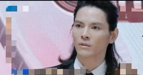 为了吃瓜进娱乐圈,她意外踏入娱乐圈的奇幻之旅